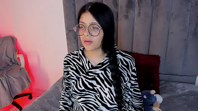 lana dol online show from January 9, 2025, 4:17 pm