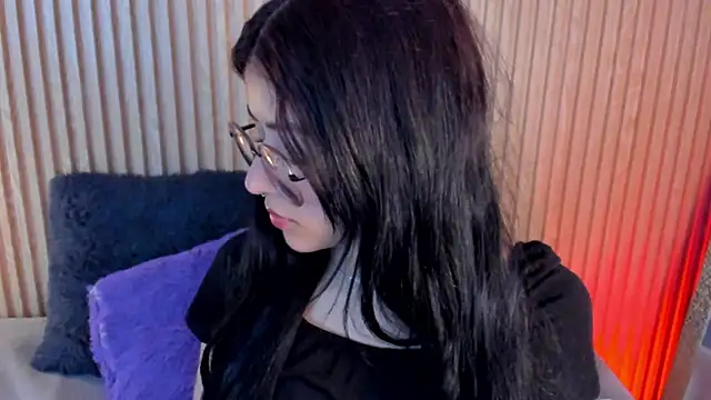 lana dol online show from October 21, 2025, 1:23 pm