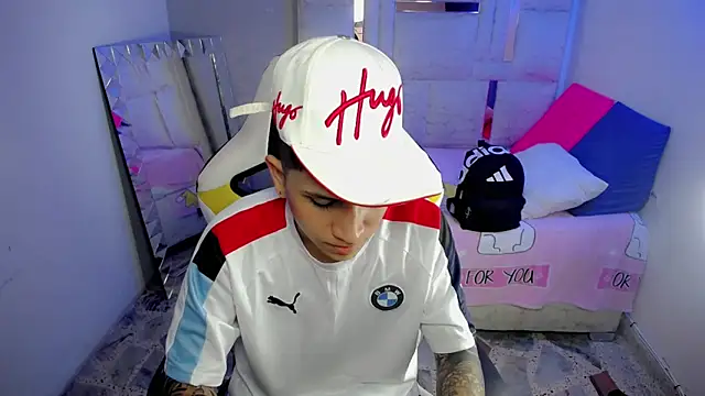 Brayan lopezz online show from December 17, 2025, 2:12 pm