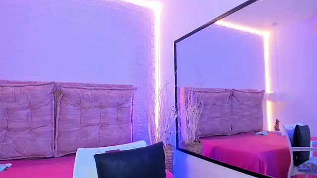 Salome rouse1 online show from December 3, 2025, 5:33 pm