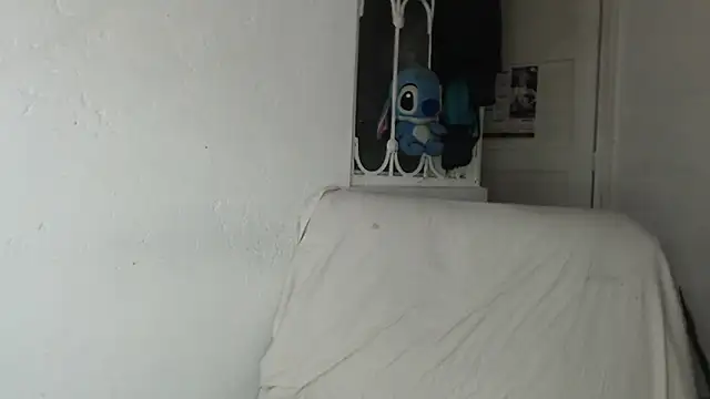 skinny sweet2411 online show from October 6, 2025, 6:22 am