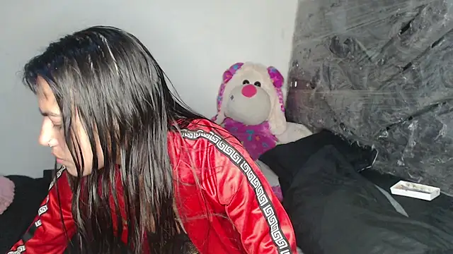 skinny sweet2411 online show from February 6, 2026, 1:21 am