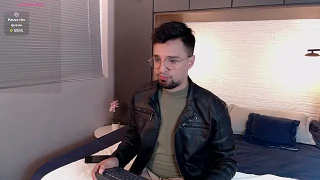 Snapshot of Edward_max chatting on December 27, 2024, 9:54 pm Edward max online show from December 27, 2024, 9:54 pm
