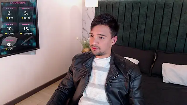 Snapshot of Edward_max chatting on January 18, 2025, 3:53 am Edward max online show from January 18, 2025, 3:53 am