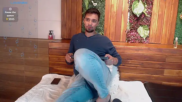 Snapshot of Edward_max chatting on February 3, 2025, 3:31 am Edward max online show from February 3, 2025, 3:31 am