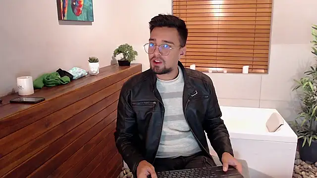 Snapshot of Edward_max chatting on February 5, 2025, 3:13 am Edward max online show from February 5, 2025, 3:13 am