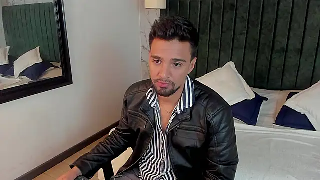 Snapshot of Edward_max chatting on February 7, 2025, 12:39 pm Edward max online show from February 7, 2025, 12:39 pm