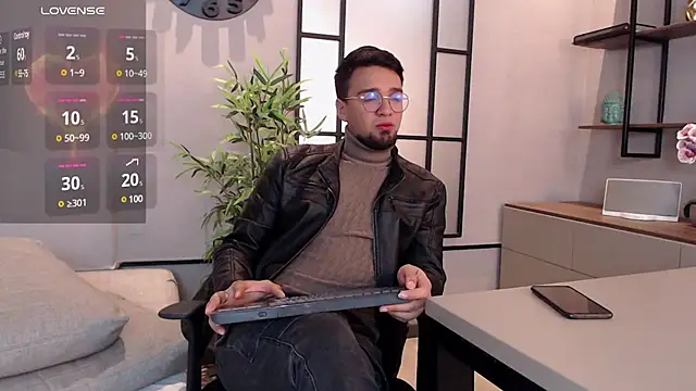 Snapshot of Edward_max chatting on February 15, 2025, 3:42 am Edward max online show from February 15, 2025, 3:42 am