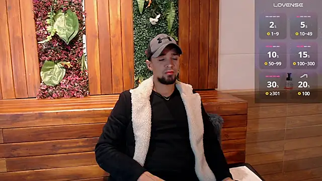Snapshot of Edward_max chatting on February 17, 2025, 3:25 am Edward max online show from February 17, 2025, 3:25 am