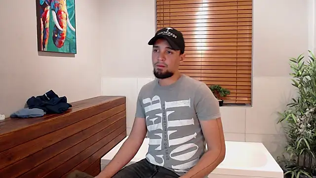 Snapshot of Edward_max chatting on February 22, 2025, 3:45 am Edward max online show from February 22, 2025, 3:45 am