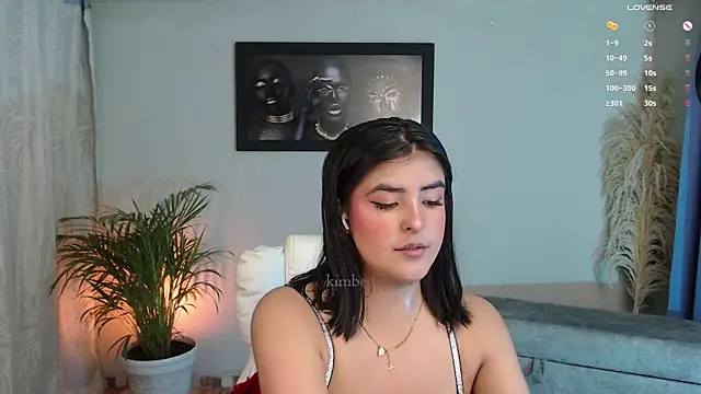 kim zaratte online show from November 5, 2025, 1:27 am