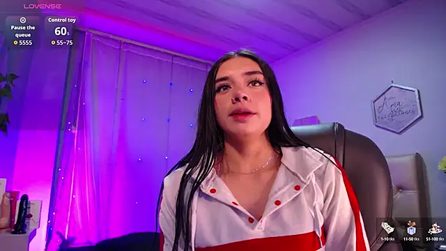 Snapshot of Kylie_golden chatting on October 16, 2025, 11:33 am Kylie golden online show from October 16, 2025, 11:33 am