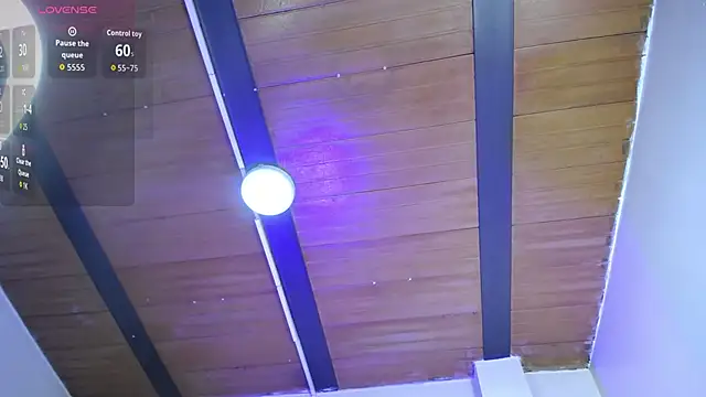 Snapshot of Kylie_golden chatting on November 7, 2025, 12:38 pm Kylie golden online show from November 7, 2025, 12:38 pm