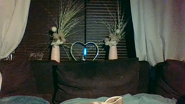 Snapshot of DevilsAngel13 chatting on September 17, 2025, 10:33 pm DevilsAngel13 online show from September 17, 2025, 10:33 pm