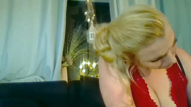 Snapshot of DevilsAngel13 chatting on November 19, 2025, 10:54 pm DevilsAngel13 online show from November 19, 2025, 10:54 pm