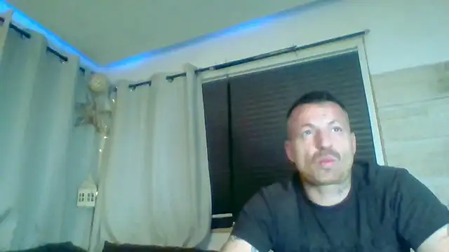 Snapshot of DevilsAngel13 chatting on November 27, 2025, 5:59 pm DevilsAngel13 online show from November 27, 2025, 5:59 pm