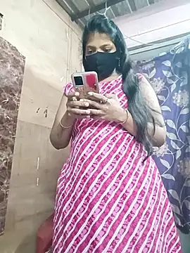 Snapshot of queensenorita chatting on September 30, 2025, 5:29 pm queensenorita online show from September 30, 2025, 5:29 pm