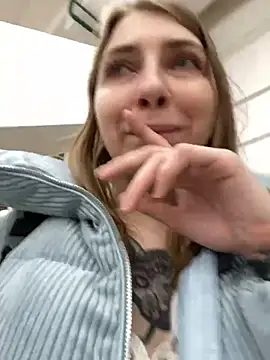 Snapshot of Sunny___Bunny chatting on December 4, 2024, 4:27 pm Sunny   Bunny online show from December 4, 2024, 4:27 pm