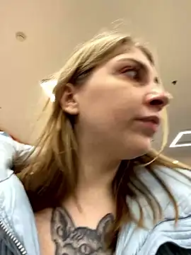 Snapshot of Sunny___Bunny chatting on December 5, 2024, 2:22 pm Sunny   Bunny online show from December 5, 2024, 2:22 pm