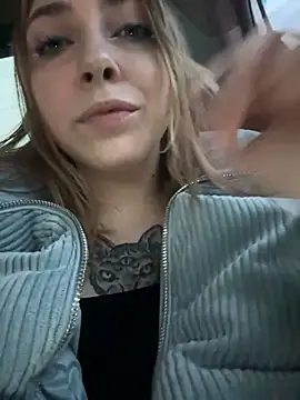 Snapshot of Sunny___Bunny chatting on December 15, 2024, 12:17 pm Sunny   Bunny online show from December 15, 2024, 12:17 pm