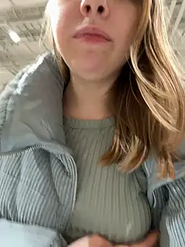 Snapshot of Sunny___Bunny chatting on December 16, 2024, 4:16 pm Sunny   Bunny online show from December 16, 2024, 4:16 pm