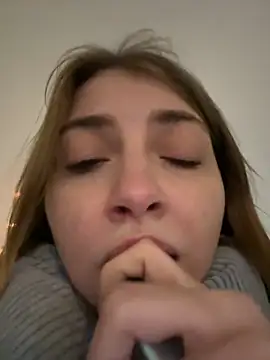 Snapshot of Sunny___Bunny chatting on December 19, 2024, 6:23 pm Sunny   Bunny online show from December 19, 2024, 6:23 pm