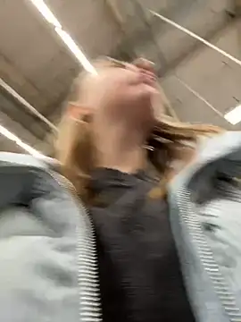 Snapshot of Sunny___Bunny chatting on December 23, 2024, 6:16 pm Sunny   Bunny online show from December 23, 2024, 6:16 pm