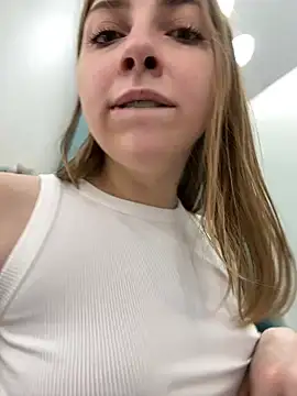 Snapshot of Sunny___Bunny chatting on December 29, 2024, 6:27 pm Sunny   Bunny online show from December 29, 2024, 6:27 pm