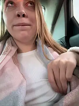 Snapshot of Sunny___Bunny chatting on December 30, 2024, 12:42 pm Sunny   Bunny online show from December 30, 2024, 12:42 pm