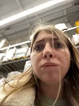 Snapshot of Sunny___Bunny chatting on January 1, 2025, 4:18 pm Sunny   Bunny online show from January 1, 2025, 4:18 pm