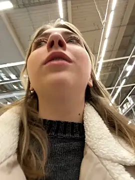 Snapshot of Sunny___Bunny chatting on January 3, 2025, 2:40 pm Sunny   Bunny online show from January 3, 2025, 2:40 pm