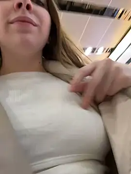 Snapshot of Sunny___Bunny chatting on January 3, 2025, 5:42 pm Sunny   Bunny online show from January 3, 2025, 5:42 pm