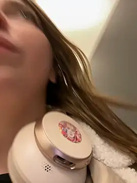 Snapshot of Sunny___Bunny chatting on January 11, 2025, 6:12 pm Sunny   Bunny online show from January 11, 2025, 6:12 pm