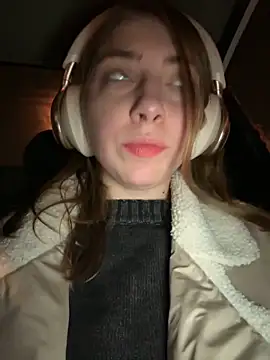 Snapshot of Sunny___Bunny chatting on January 12, 2025, 2:52 pm Sunny   Bunny online show from January 12, 2025, 2:52 pm