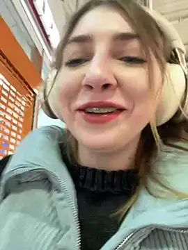 Snapshot of Sunny___Bunny chatting on January 13, 2025, 2:42 pm Sunny   Bunny online show from January 13, 2025, 2:42 pm