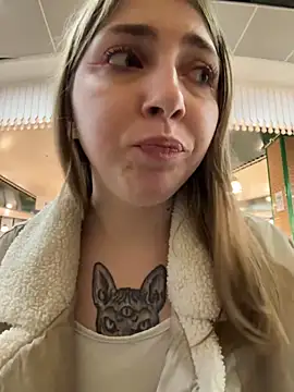 Snapshot of Sunny___Bunny chatting on January 15, 2025, 6:08 pm Sunny   Bunny online show from January 15, 2025, 6:08 pm