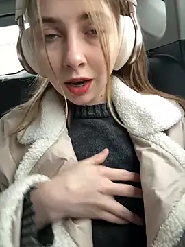 Snapshot of Sunny___Bunny chatting on January 19, 2025, 11:23 am Sunny   Bunny online show from January 19, 2025, 11:23 am