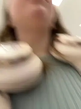 Snapshot of Sunny___Bunny chatting on January 19, 2025, 2:28 pm Sunny   Bunny online show from January 19, 2025, 2:28 pm