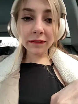 Snapshot of Sunny___Bunny chatting on January 21, 2025, 11:13 am Sunny   Bunny online show from January 21, 2025, 11:13 am