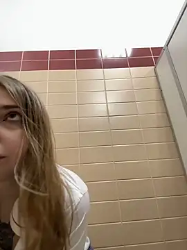 Snapshot of Sunny___Bunny chatting on January 22, 2025, 11:12 am Sunny   Bunny online show from January 22, 2025, 11:12 am