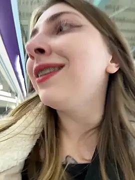 Snapshot of Sunny___Bunny chatting on February 4, 2025, 3:15 pm Sunny   Bunny online show from February 4, 2025, 3:15 pm