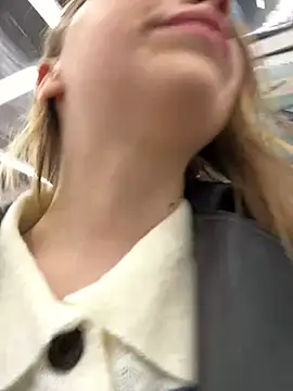 Snapshot of Sunny___Bunny chatting on March 4, 2025, 2:32 pm Sunny   Bunny online show from March 4, 2025, 2:32 pm