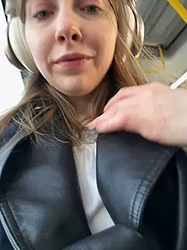 Snapshot of Sunny___Bunny chatting on March 9, 2025, 2:10 pm Sunny   Bunny online show from March 9, 2025, 2:10 pm