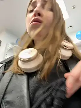 Snapshot of Sunny___Bunny chatting on March 13, 2025, 2:44 pm Sunny   Bunny online show from March 13, 2025, 2:44 pm