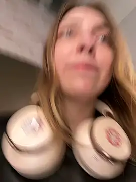 Snapshot of Sunny___Bunny chatting on March 13, 2025, 5:50 pm Sunny   Bunny online show from March 13, 2025, 5:50 pm