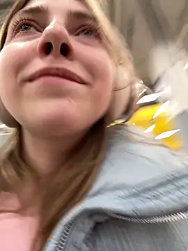 Snapshot of Sunny___Bunny chatting on March 18, 2025, 7:10 pm Sunny   Bunny online show from March 18, 2025, 7:10 pm