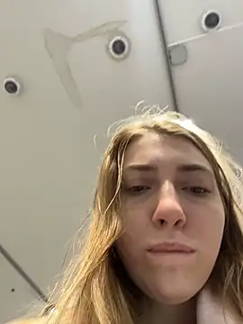 Snapshot of Sunny___Bunny chatting on September 24, 2025, 8:39 am Sunny   Bunny online show from September 24, 2025, 8:39 am