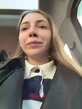 Snapshot of Sunny___Bunny chatting on October 3, 2025, 8:22 am Sunny   Bunny online show from October 3, 2025, 8:22 am