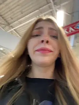 Snapshot of Sunny___Bunny chatting on October 7, 2025, 8:11 am Sunny   Bunny online show from October 7, 2025, 8:11 am