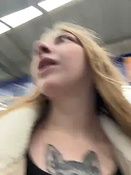 Snapshot of Sunny___Bunny chatting on October 13, 2025, 8:14 am Sunny   Bunny online show from October 13, 2025, 8:14 am